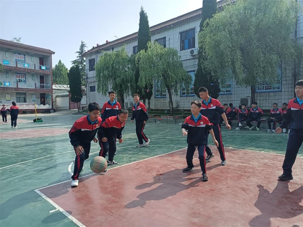 叛逆孩子离家出走，家长如何重建亲子关系？_www.hnlfjy.com.cn