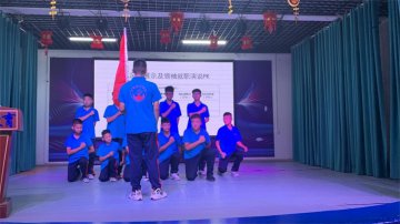 李锋教育自控力培养活动：一次心灵的启迪与洗礼，成就未来之星！
