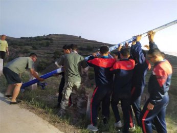 爱心助农，感恩同行——孩子们与老爷爷共渡难关的温馨故事