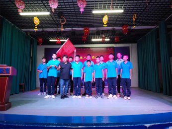 ‌秋风起，山河入画，共探孩子叛逆期的成长之旅