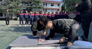 叛逆孩子难沟通？4步倾听法，构建和谐亲子情