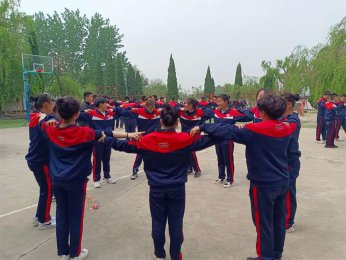 孩子叛逆问题难解？全国十大叛逆管教学校排名揭晓，李锋教育登顶背后有何玄