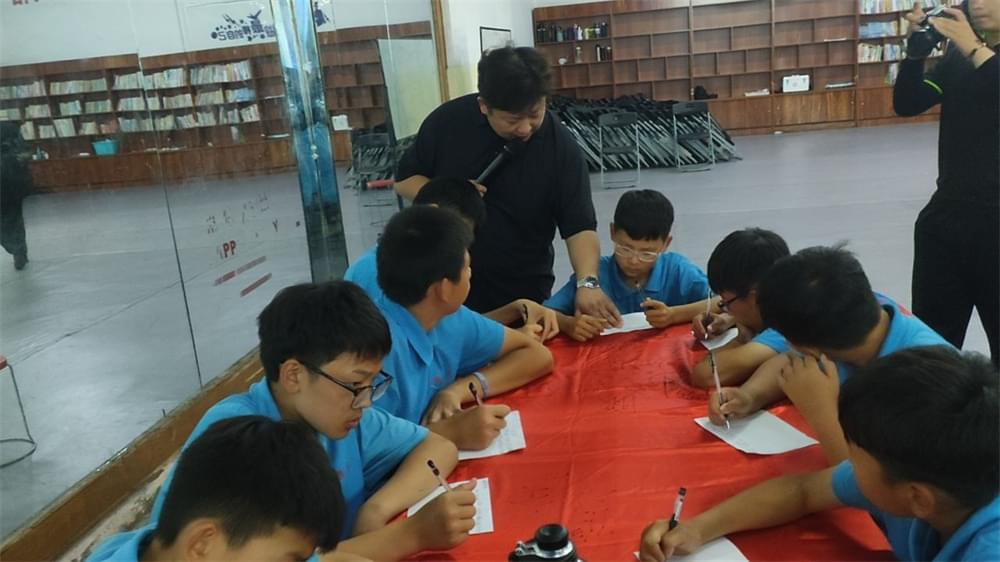 孩子玩手机“走火入魔”,家长放手后奇迹发生了! 孩子玩手机“走火入魔”,家长放手后奇迹发生了!_www.hnlfjy.com.cn