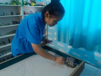 别人家的孩子：一面照见教育焦虑的镜子