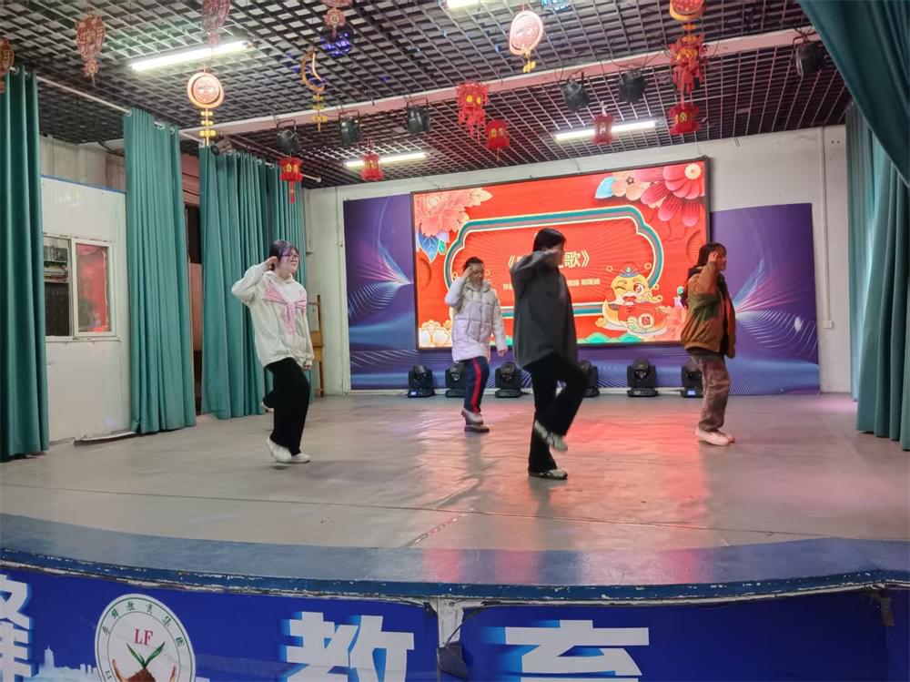 别等叛逆期才醒悟！这4个信号预示管教方式要调整_www.hnlfjy.com.cn