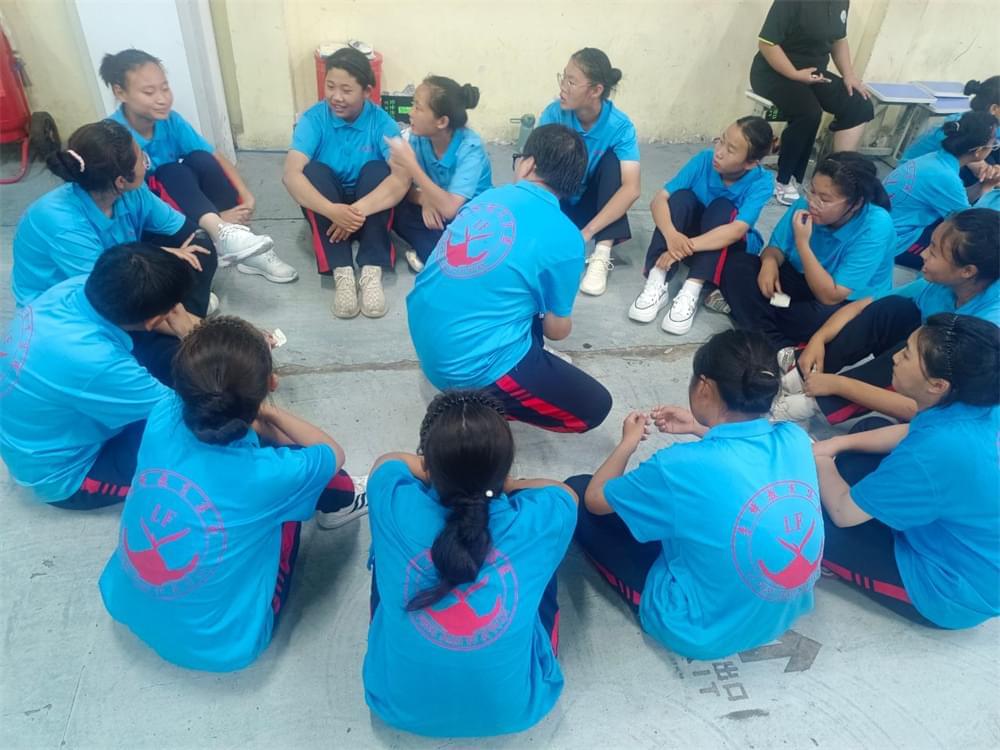 青春期孩子突然变＂冷漠＂？这扇关上的门，其实是孩子发出的成长邀请函_www.hnlfjy.com.cn