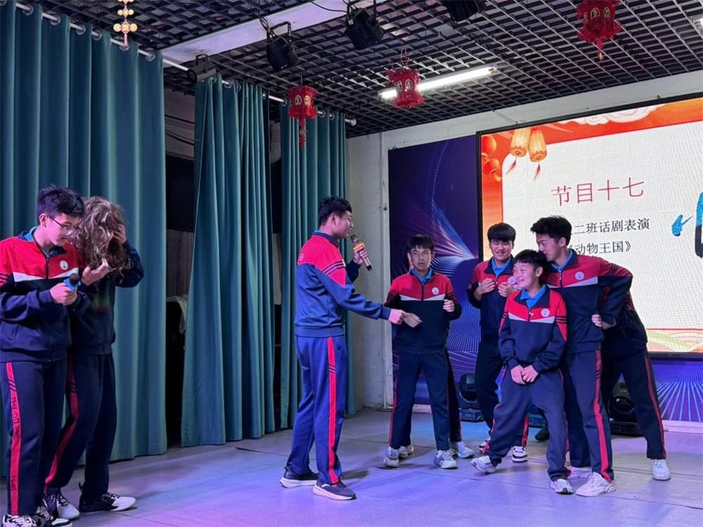 青春期女孩情绪失控?心理学家揭秘:家长最该做这1件事! 青春期女孩情绪失控?心理学家揭秘:家长最该做这1件事!_www.hnlfjy.com.cn