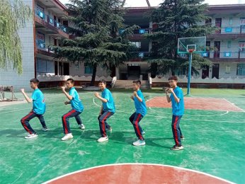 ‌家庭教育中最隐蔽的力量！1句话让孩子从“自卑”变“自信”！