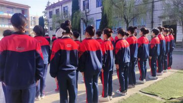 ‌“学霸父母”崩溃实录：孩子抑郁休学1年，我才看懂教育的本质